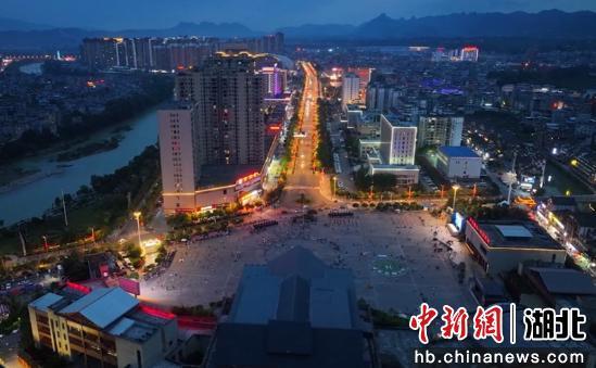 湖畔独望，湖北演员的内心独白